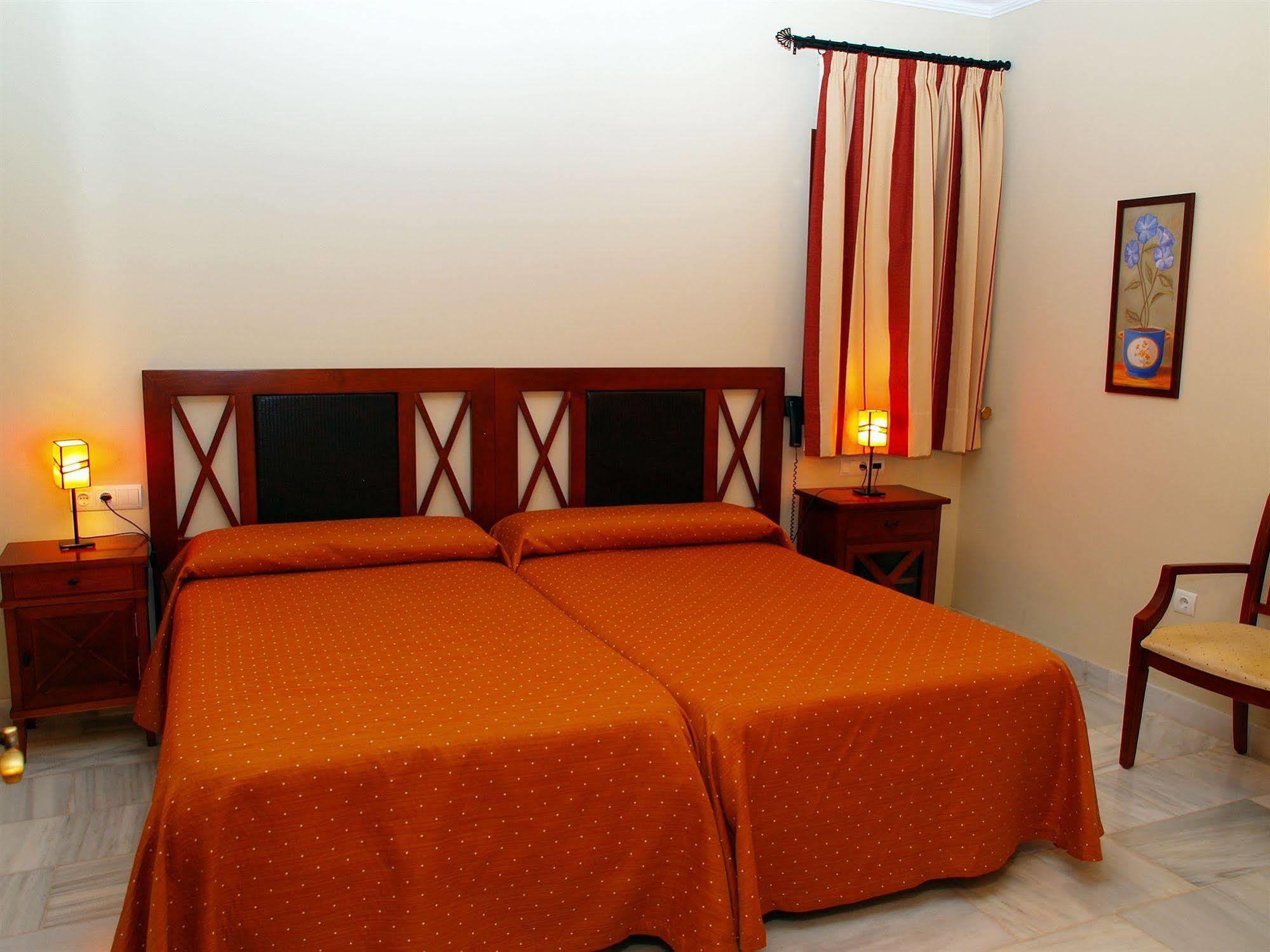 Hotel Las Casas Del Duque Osuna Room photo